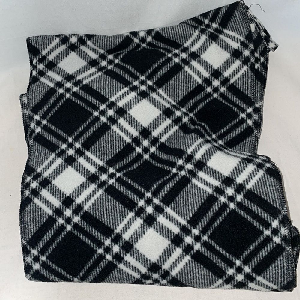 Merona plaid scarf - Picture 7 of 7